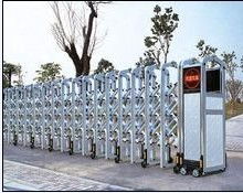 北京專業安裝玻璃門、伸縮門與玻璃隔斷，提供鐵藝服務的一站式解決方案